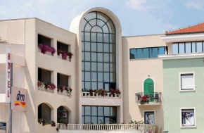  Aparthotel Bellevue Trogir  Трогир